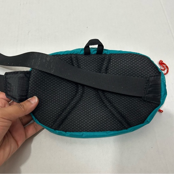 Patagonia Ultralight Black Hole Mini Hip Pack - Picture 2 of 4